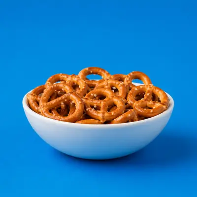 Pretzels / Crackers