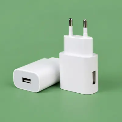 Adaptoare USB de priză