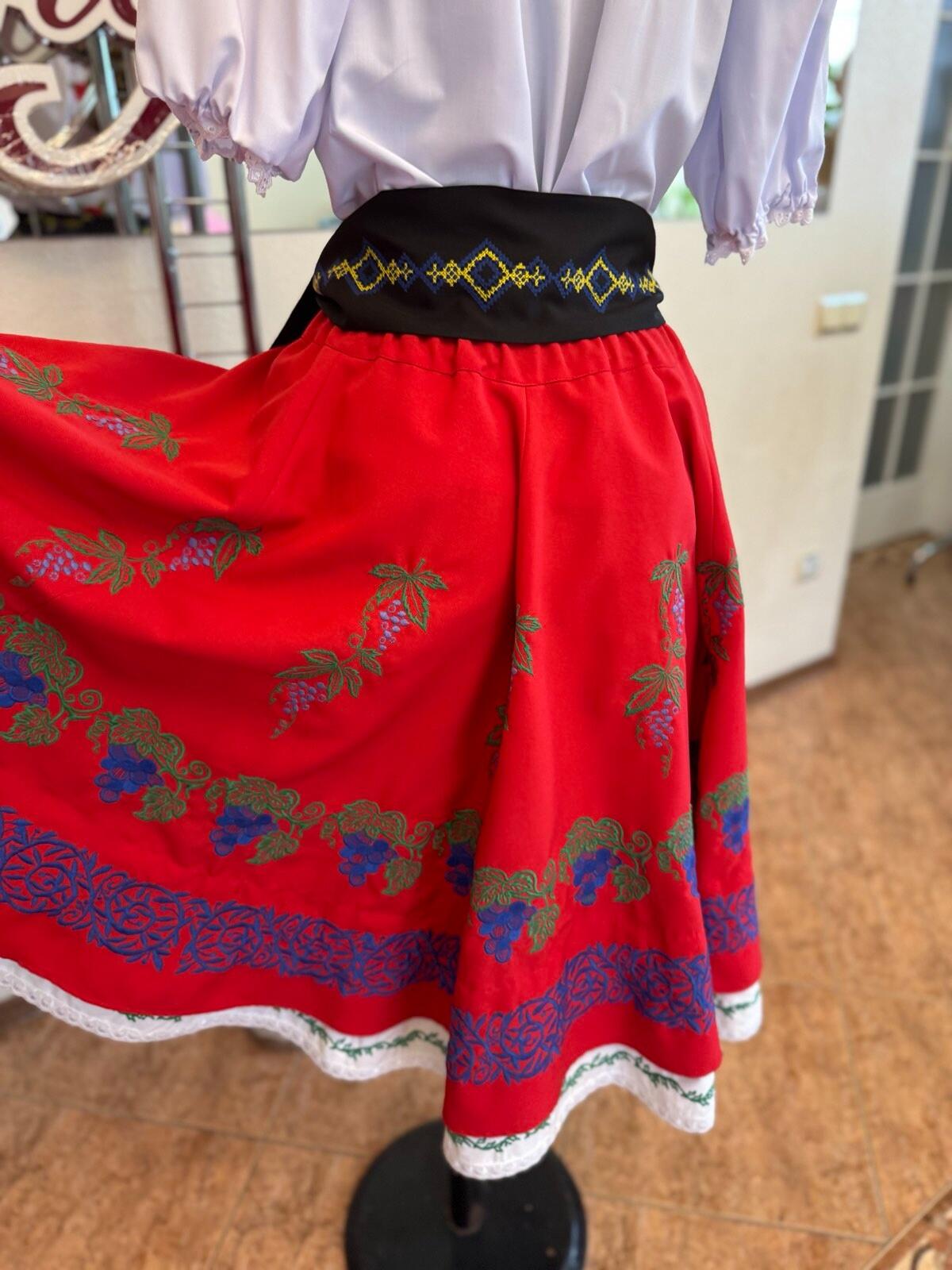 Benefis Moldovan National Skirt J 0126, Traditional Red Embroidery with Grape and Floral Motifs, White Lace Trim, Natural Materials