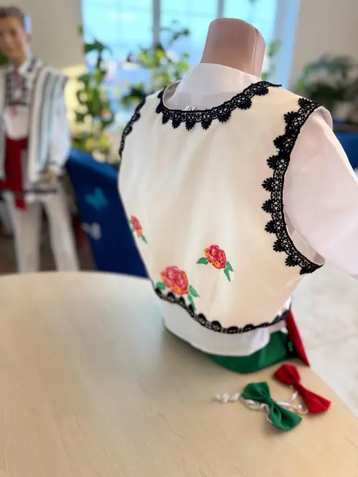 Benefis Moldavian National Shirt J 0304 (4952), Natural Cotton Fabric, Machine Embroidered Chest Design, Traditional Camasa