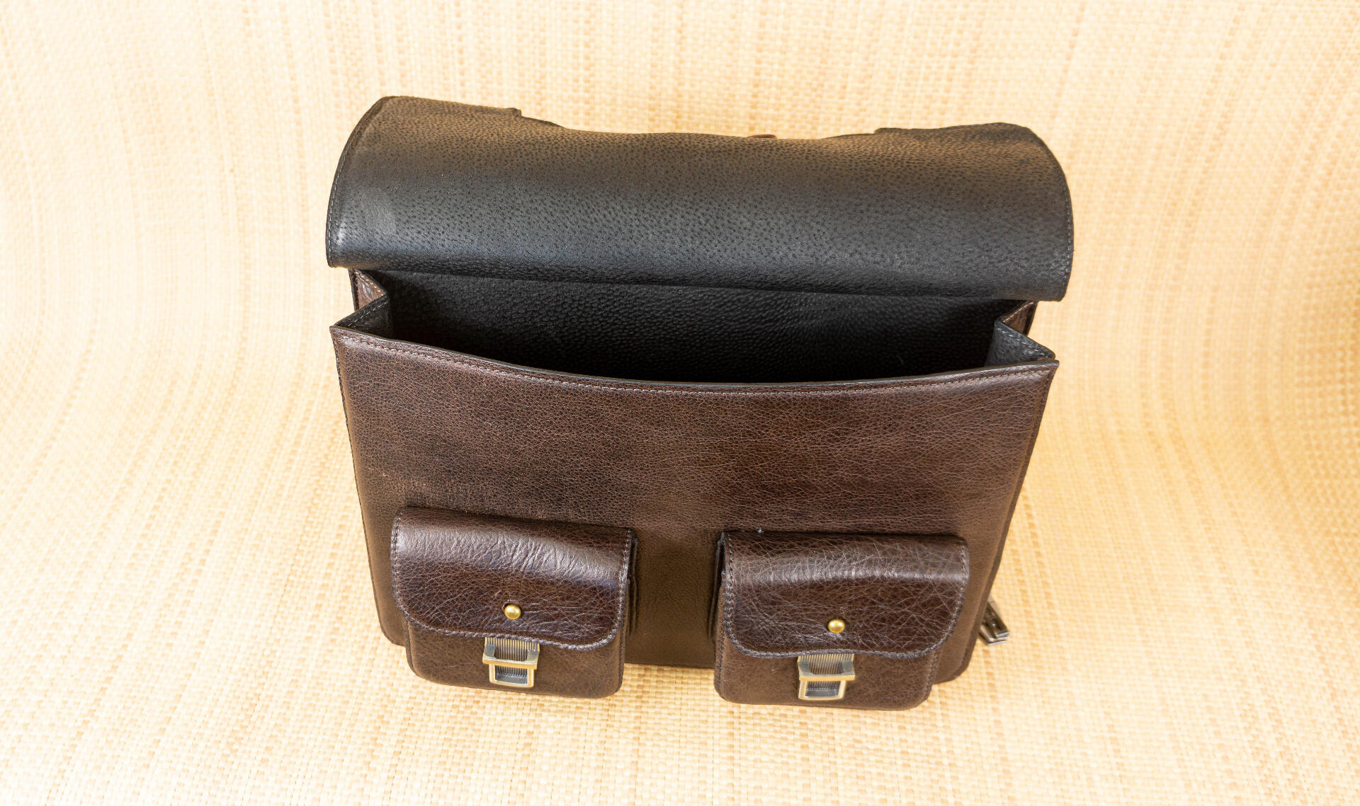 Brown Natural Leather Lawyer's Briefcase with 2 Wide Compartments, 4 Pockets, Top Handle and Adjustable Shoulder Strap, 40x27x25 cm, Customizable