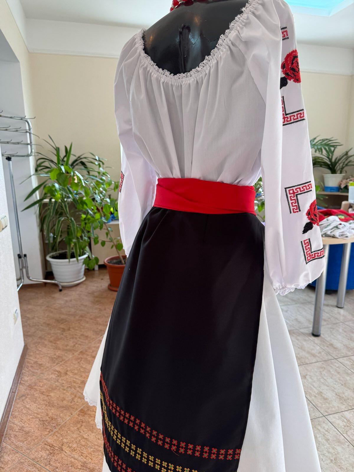 Benefis J 0149(4502) Traditional Moldavian National Skirt for Women and Girls, Natural Materials, Size L