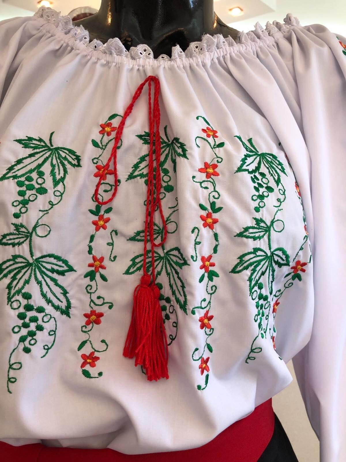 IE Nationala Moldoveneasca Benefis J 0393(4077), Material Camasa, Alb, Broderie Masina cu Struguri si Flori, Dantela Naturala, Maneca Lunga