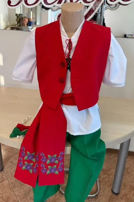 Benefis R 0622(4569) Children's Spring Costume Set of 3 Pieces, Red Vest, Green Pants, Bow Tie, Height 134-146 cm