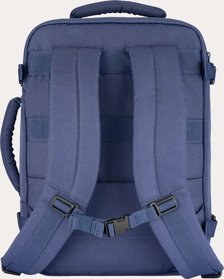 Rucsac de Calatorie Tucano Tugò M BKTUG3-M Cabin, Albastru, pentru Laptop 15.6 inch sau MacBook Pro 16 inch, Capacitate 20L, Plastic Reciclat, Suport AirTag, 30x40x16 cm