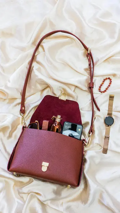 Handmade Women's Handbag, Brown, Natural Cow Leather Exterior and Pigskin Interior, Italian Hardware, 27x18x9 cm, Top Handle and Detachable Crossbody Strap