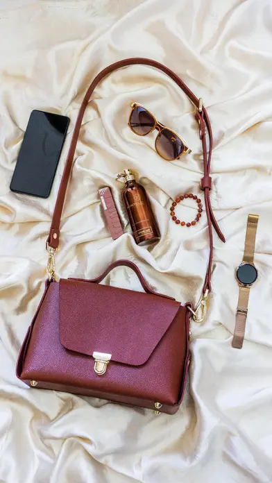 Handmade Women's Handbag, Brown, Natural Cow Leather Exterior and Pigskin Interior, Italian Hardware, 27x18x9 cm, Top Handle and Detachable Crossbody Strap