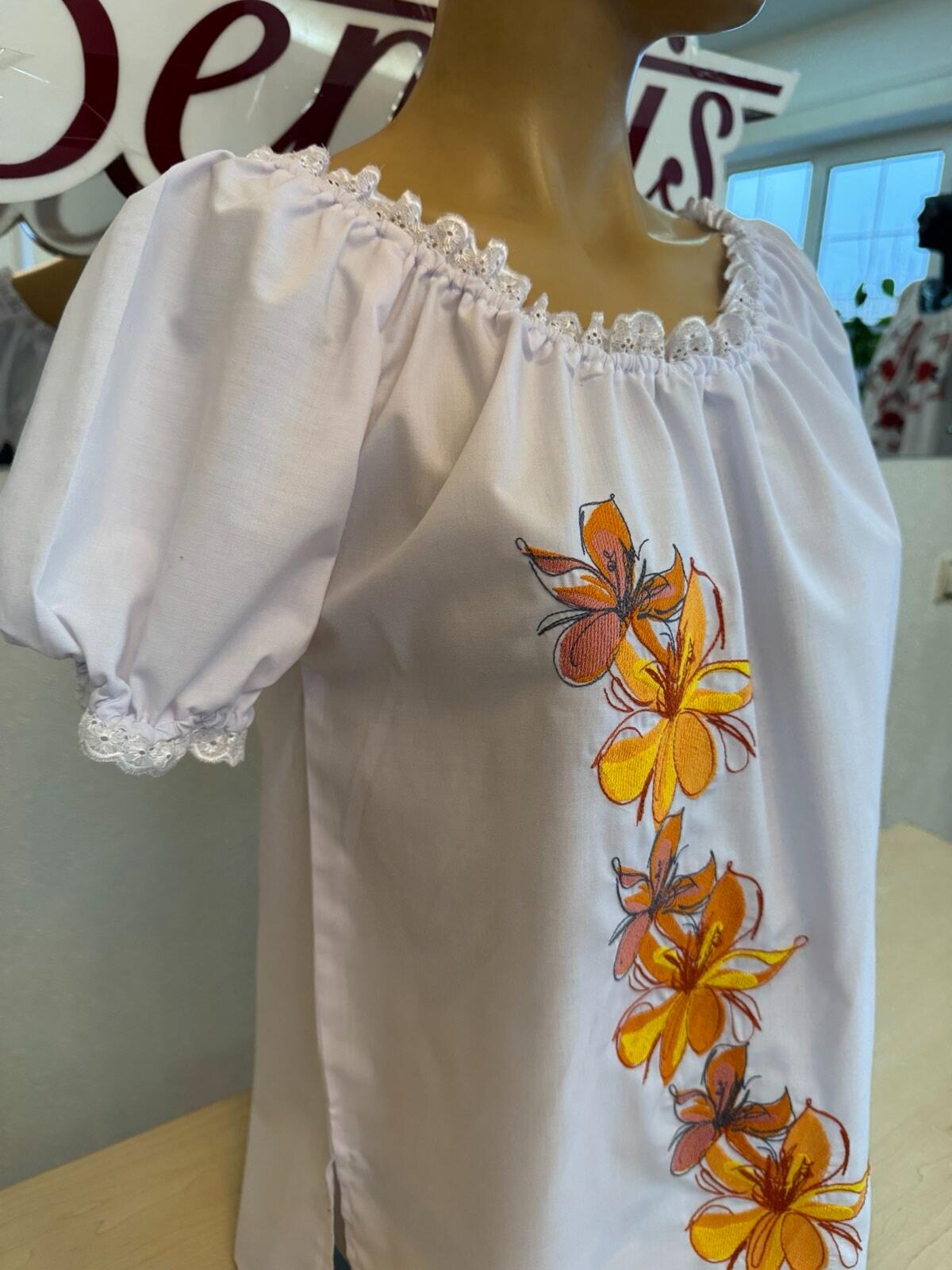 Ie Traditionala Moldoveneasca Benefis J 0377, Material Camasa Alba, Broderie Mecanizata Lalele, Maneca Scurta Bufanta, Inaltime 152-165 cm