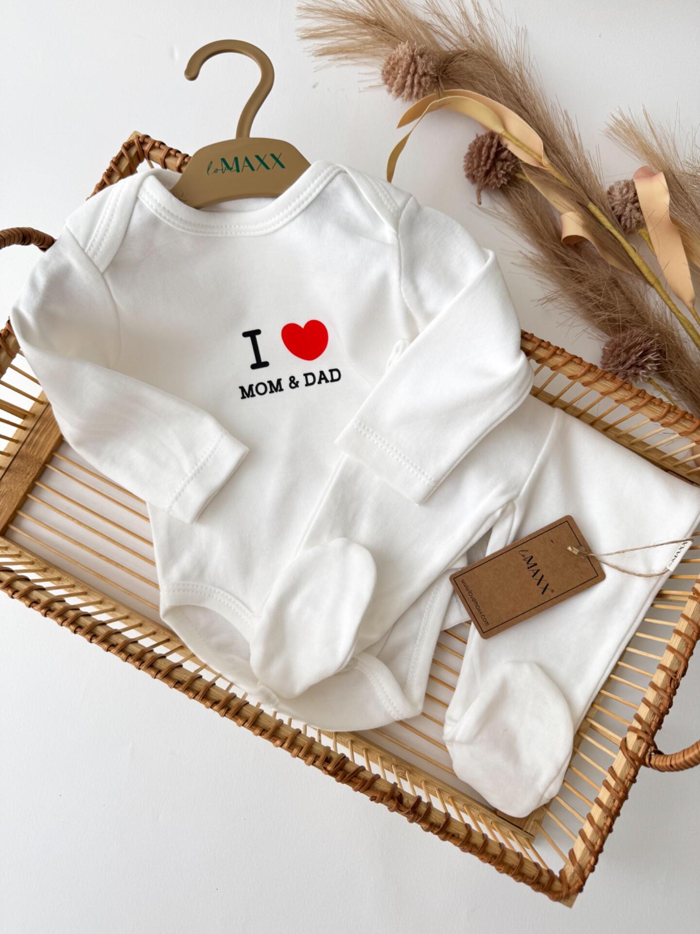 Newborn Baby Clothes Set 6-9 Months, 100% Cotton Unisex White Outfit, Long-Sleeve Bodysuit and Footed Leggings, "I Love Mom & Dad" Design
