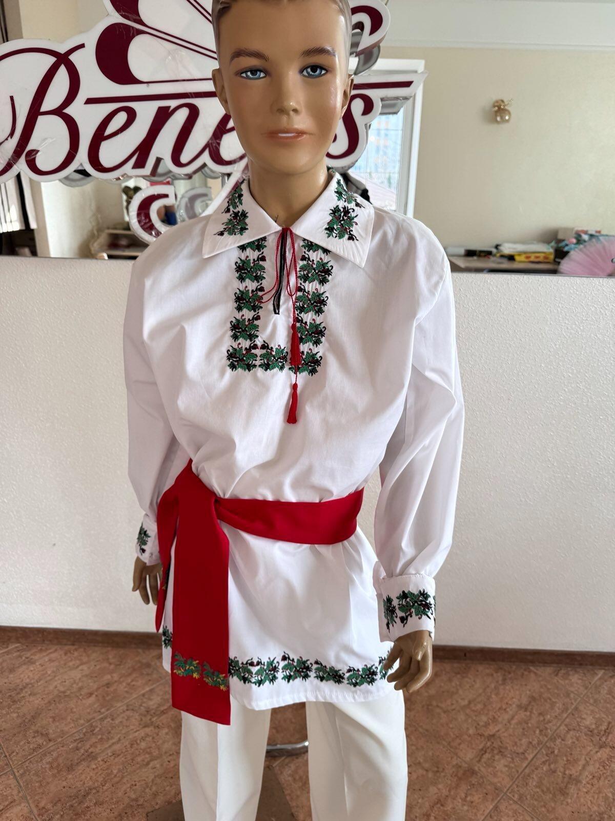 Camasa Nationala Moldoveneasca Benefis J 0238(4951) pentru Barbati si Baieti, Albă cu Maneca Lunga, Stan de Pinza Brodata Verde și Detalii Traditionale