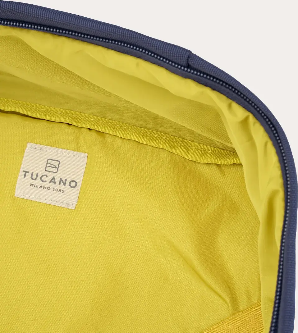 Rucsac de Calatorie Tucano Tugò M BKTUG3-M Cabin, Albastru, pentru Laptop 15.6 inch sau MacBook Pro 16 inch, Capacitate 20L, Plastic Reciclat, Suport AirTag, 30x40x16 cm