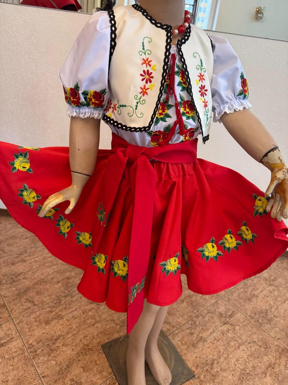 Fustă Națională Moldovenească Tradițională Benefis J 0354 Roșie cu Broderie Florală Galbenă pentru Femei și Fete, Materiale Naturale
