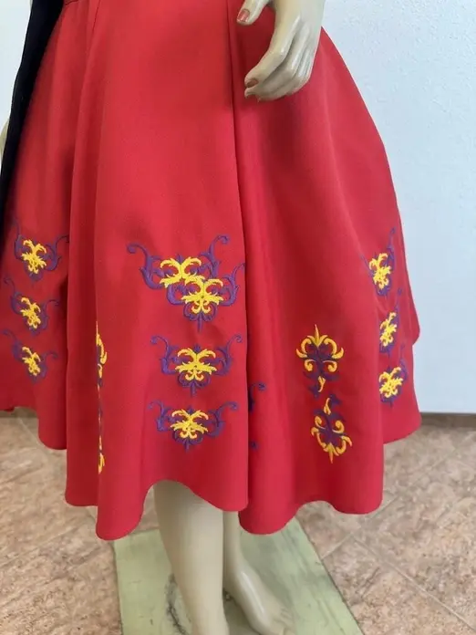 Benefis J 0131(4478) Girls' Moldovan National Skirt, Red Traditional Embroidery with Yellow and Purple Patterns, Natural Materials