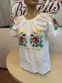 Bluza Nationala Benefis J 0365, din Material de Camasa cu Broderie Mecanizata, Dantela la Gat si Maneca, Bust 78-81cm, Talie 64-67cm, Sold 82-86cm