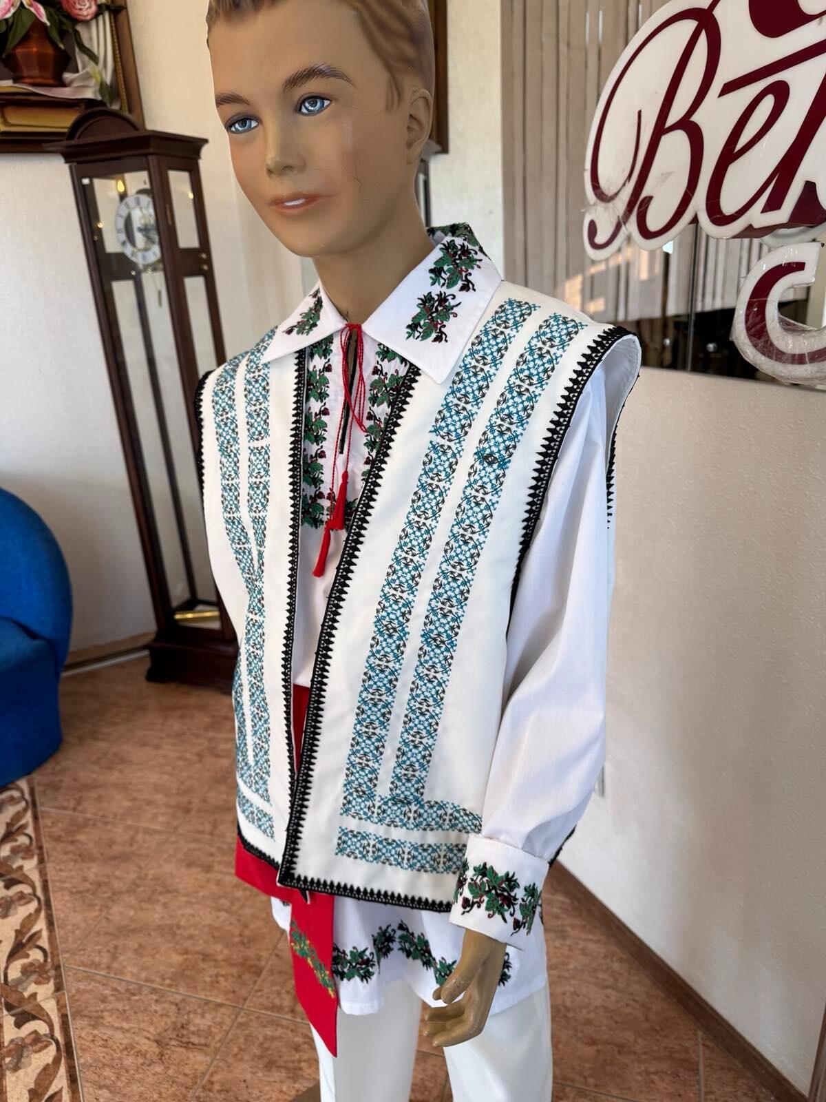 Vestă Națională Moldovenească Benefis J 0200(4566), Brodată Mecanat din Materiale Naturale de Înaltă Calitate, Albă, Mărime L