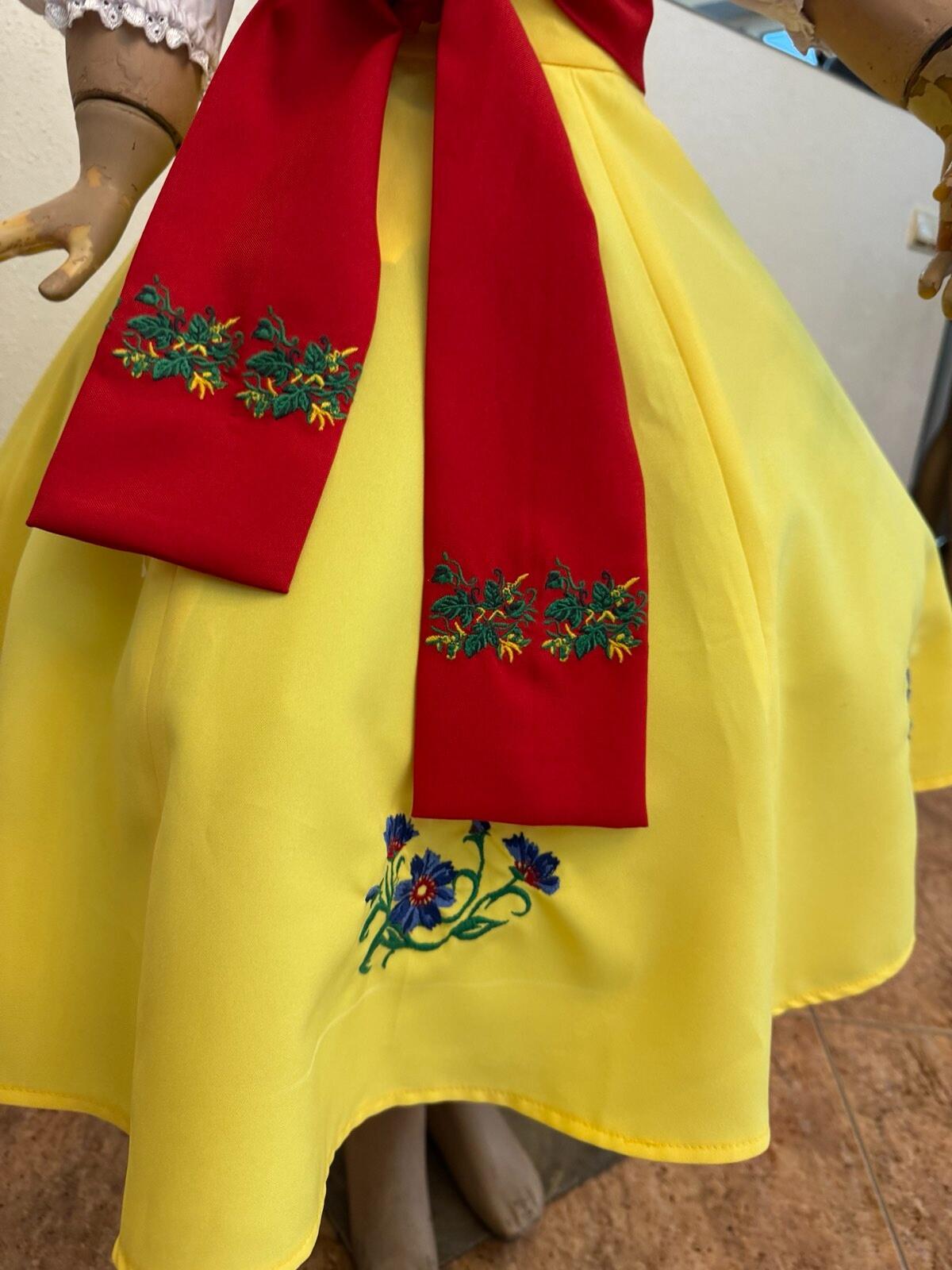 Fustă Tradițională Națională Moldovenească pentru Copii Benefis J 0362(4928), Galbenă cu Broderie Florală Albastră, Materiale Naturale