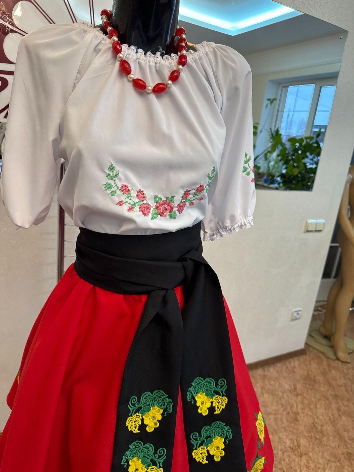 IE Nationala Moldoveneasca pentru Copii Benefis J 0351(4808), Material Camasa, Alb, Broderie Florala, Dantela Naturala, Inaltime 146-152 cm