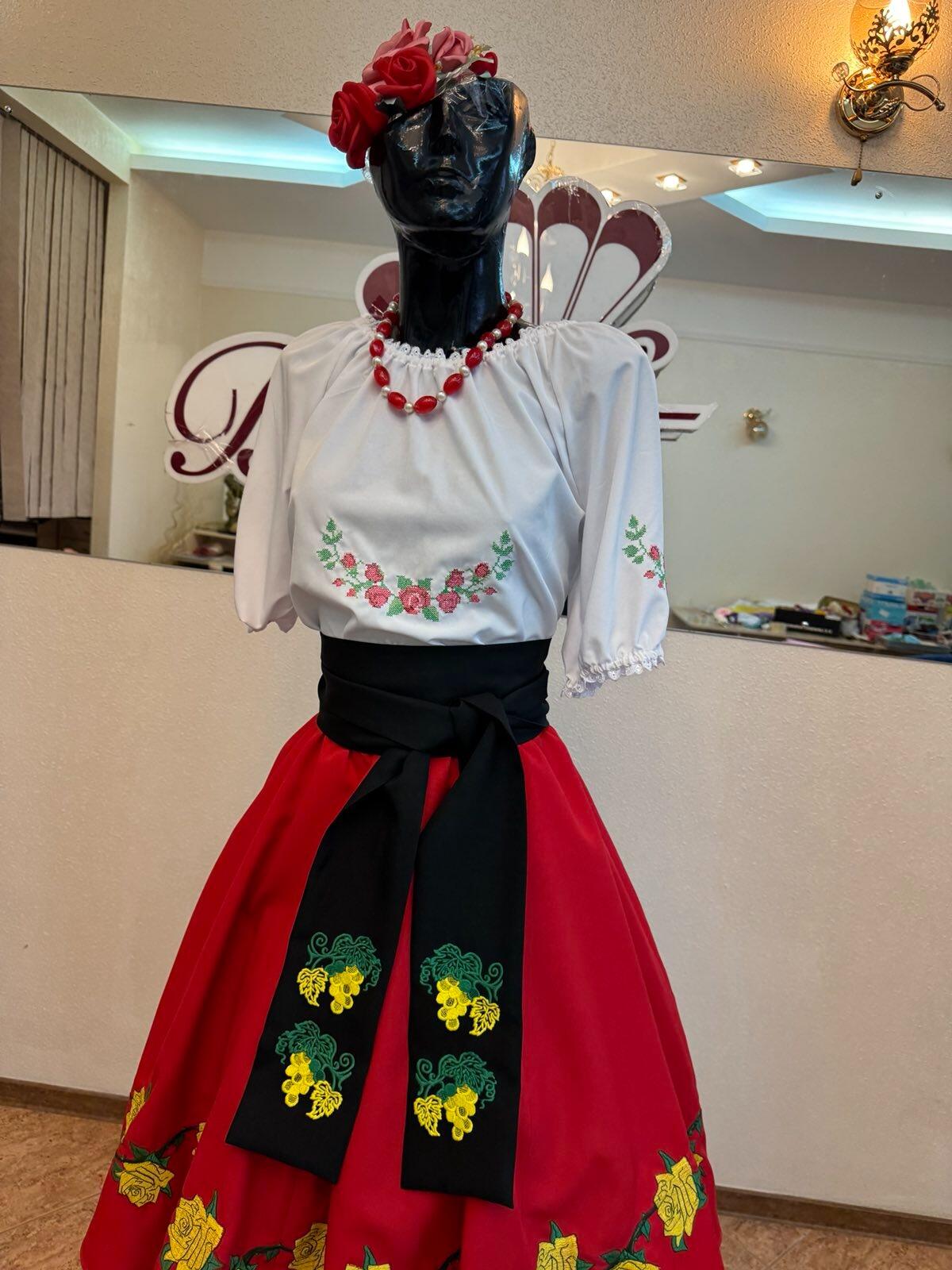 IE Nationala Moldoveneasca pentru Copii Benefis J 0351(4808), Material Camasa, Alb, Broderie Florala, Dantela Naturala, Inaltime 146-152 cm