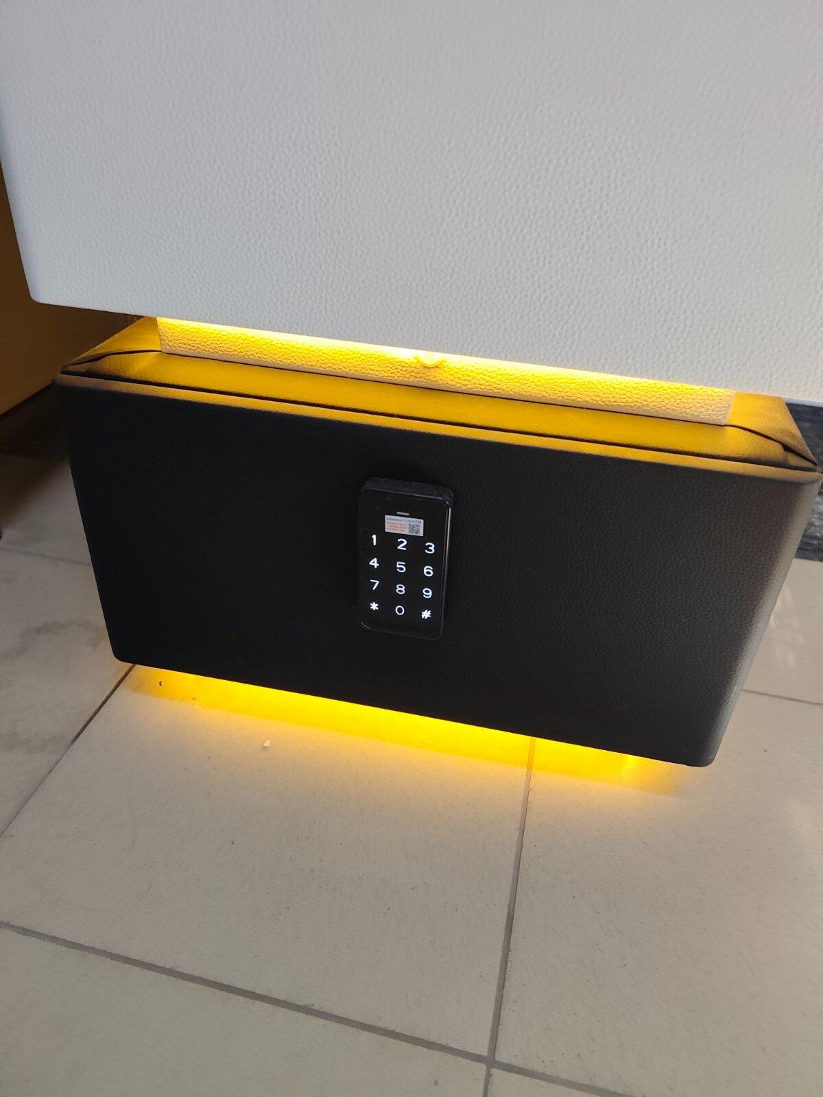 Умная прикроватная тумба CTG3 с беспроводной зарядкой, Bluetooth-динамиками, портами USB и Type-C, LED-подсветкой и выдвижным ящиком с кодовым замком