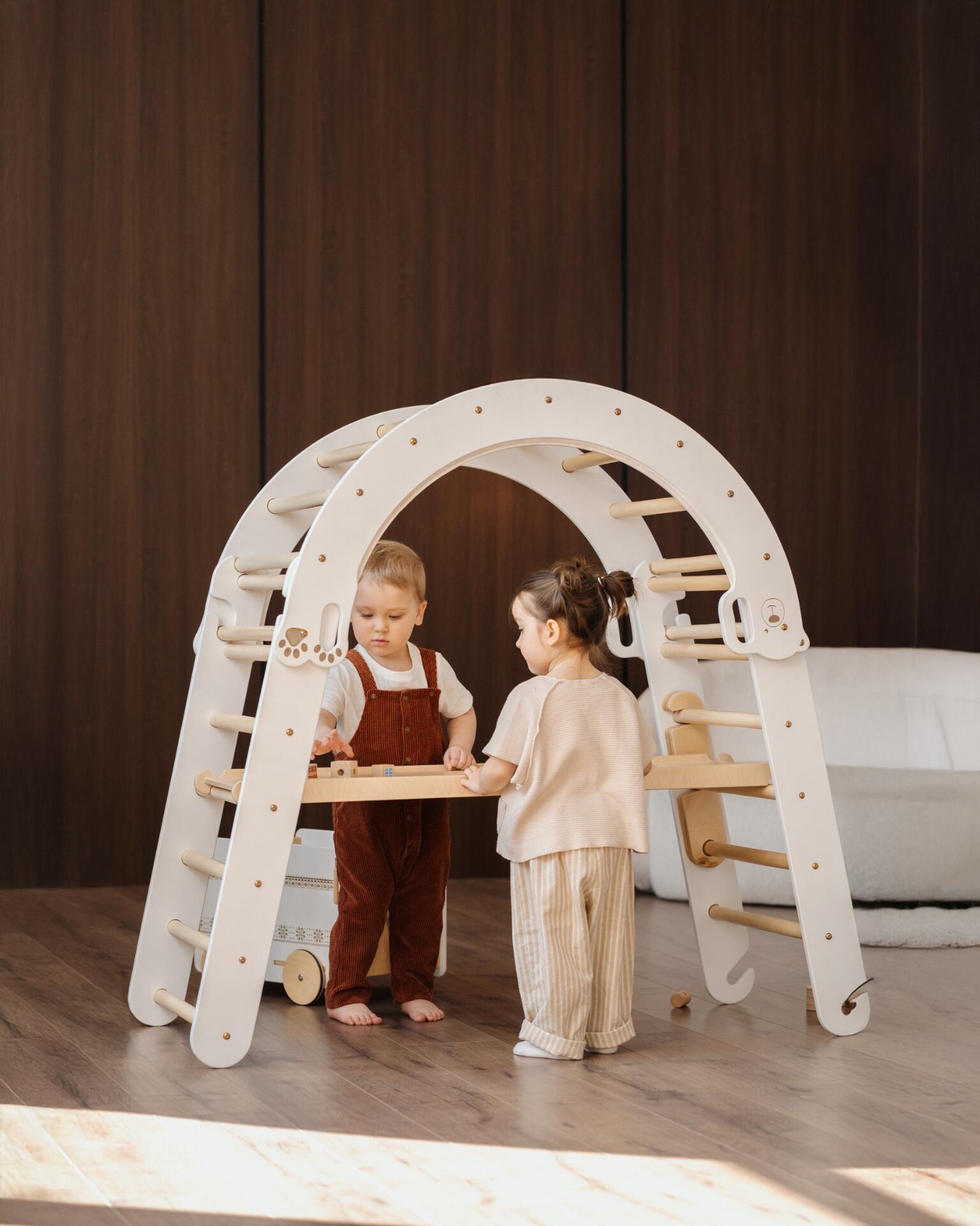 Set de Joacă Modular Pikler Oli.Lioli Bârlog 7-în-1, Triunghi de Cățărat din Lemn, Leagăn în Formă de Urs și Rampă, Gimnastică Montessori pentru Copii 0-10 ani