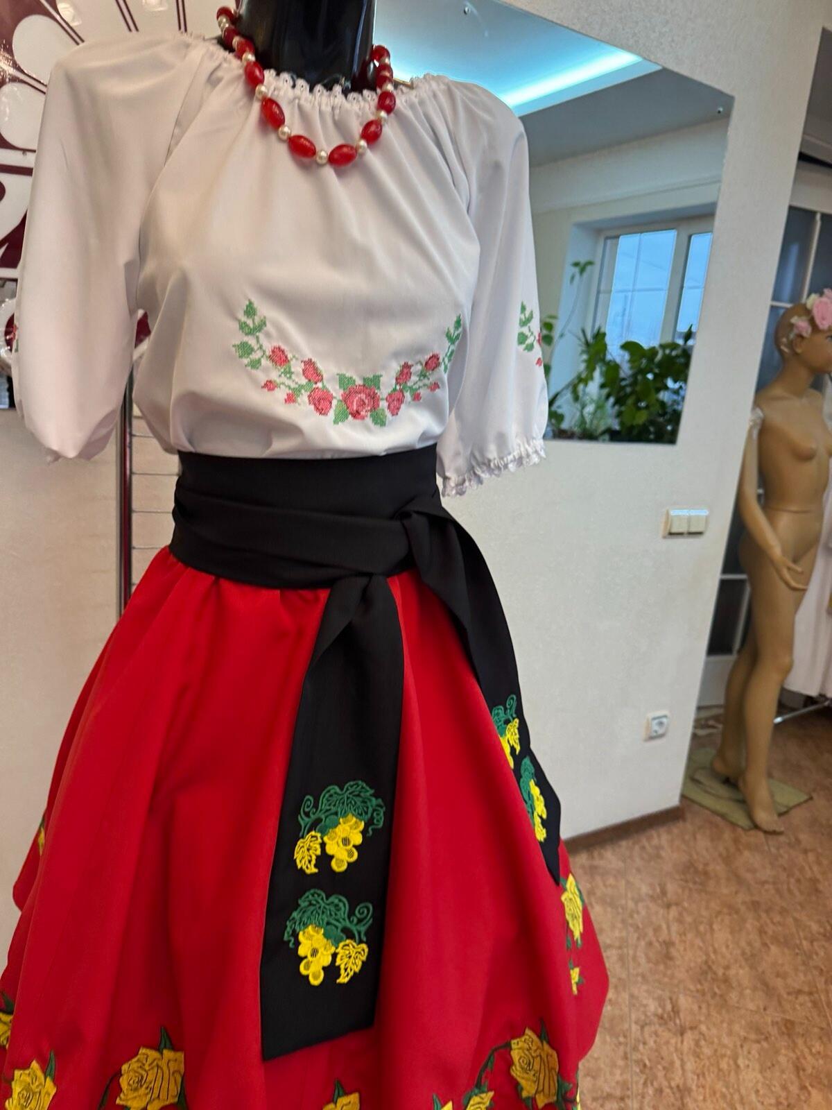 IE Nationala Moldoveneasca pentru Copii Benefis J 0351(4808), Material Camasa, Alb, Broderie Florala, Dantela Naturala, Inaltime 146-152 cm
