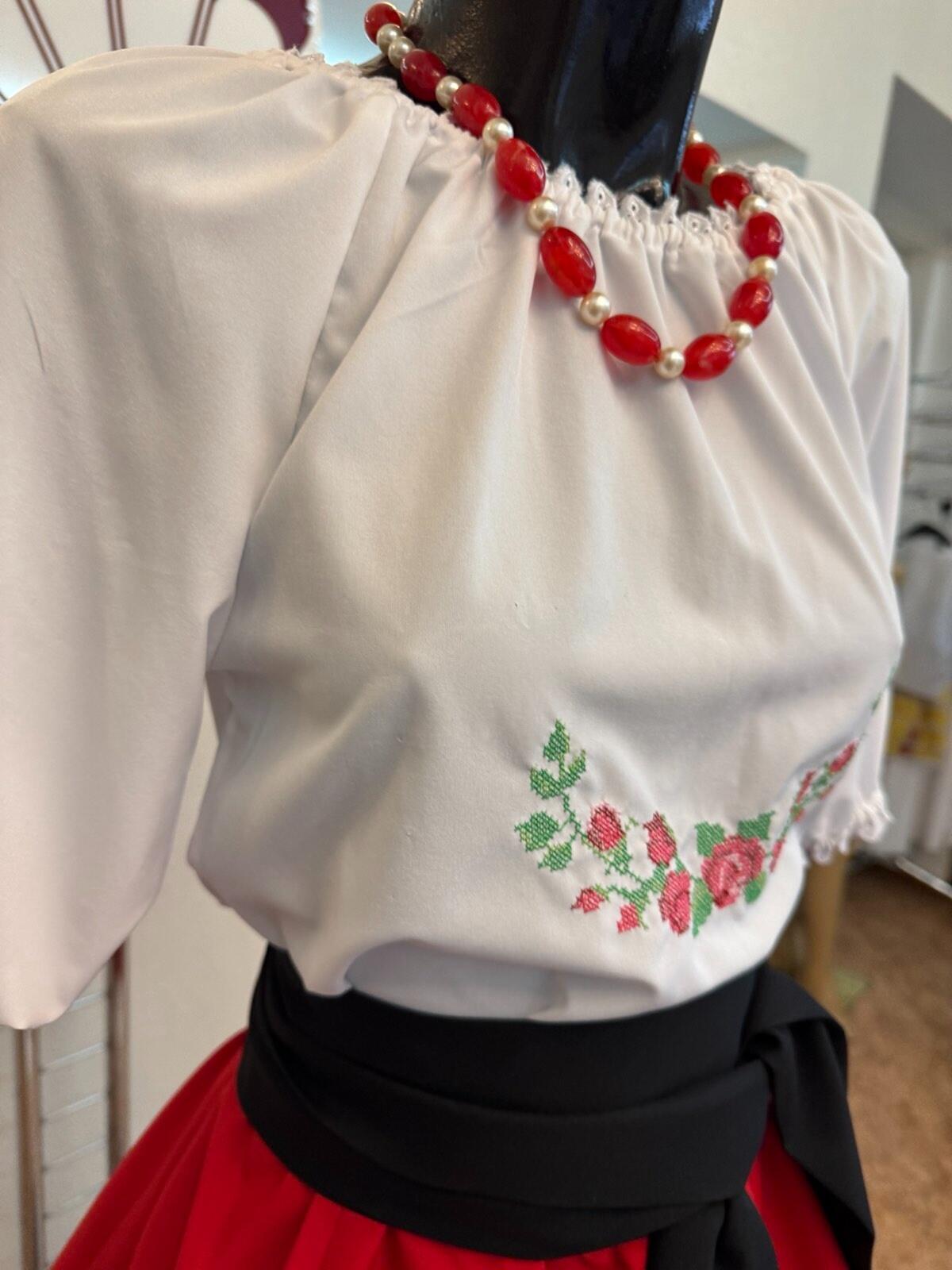 IE Nationala Moldoveneasca pentru Copii Benefis J 0351(4808), Material Camasa, Alb, Broderie Florala, Dantela Naturala, Inaltime 146-152 cm