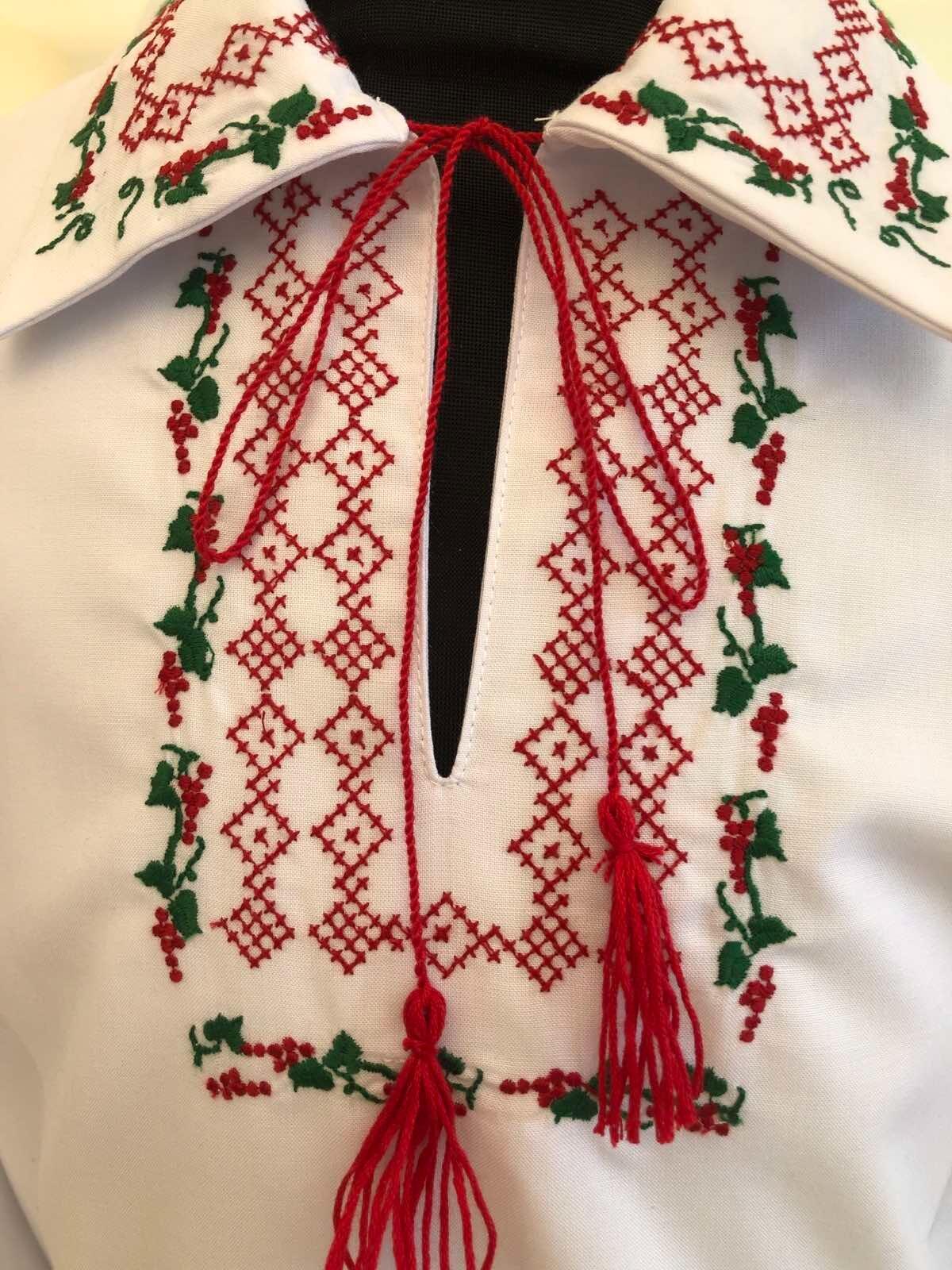 Benefis J 0380(6043) National Moldavian Shirt for Boys, White Magpie Fabric, Red and Green Machine Embroidery, Long Sleeves, Size M (134-146 cm)