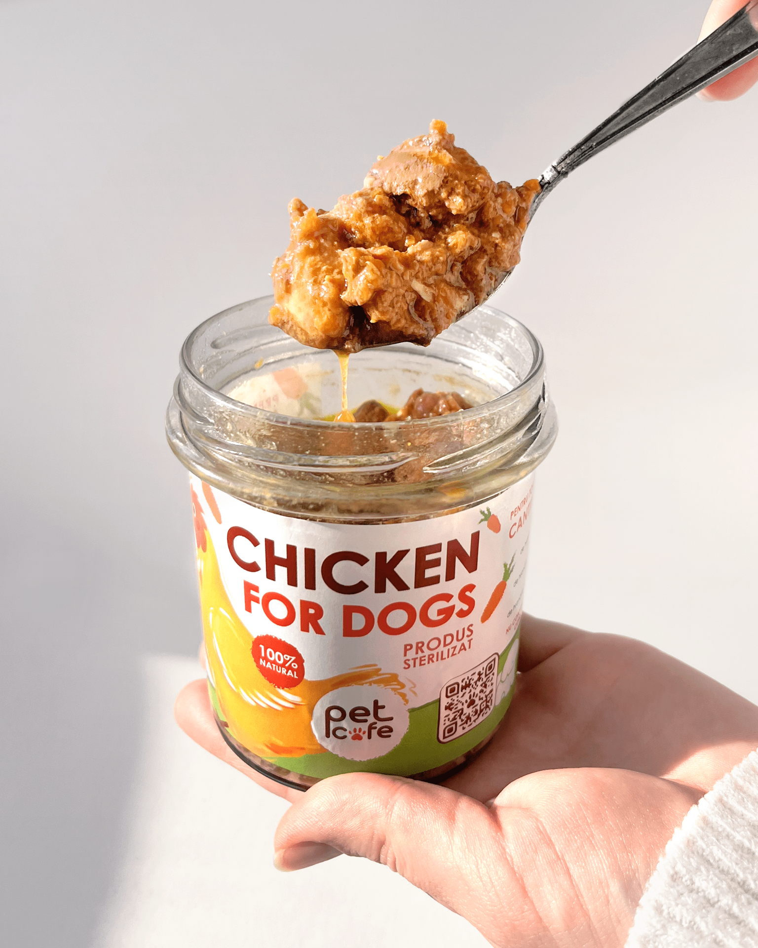 Pet Cafe Premium Holistic Monoprotein Chicken for Dogs, Natural Sterilized Chicken Stew in Glass Jar, Grain-Free and Salt-Free Dog Food, 250 g