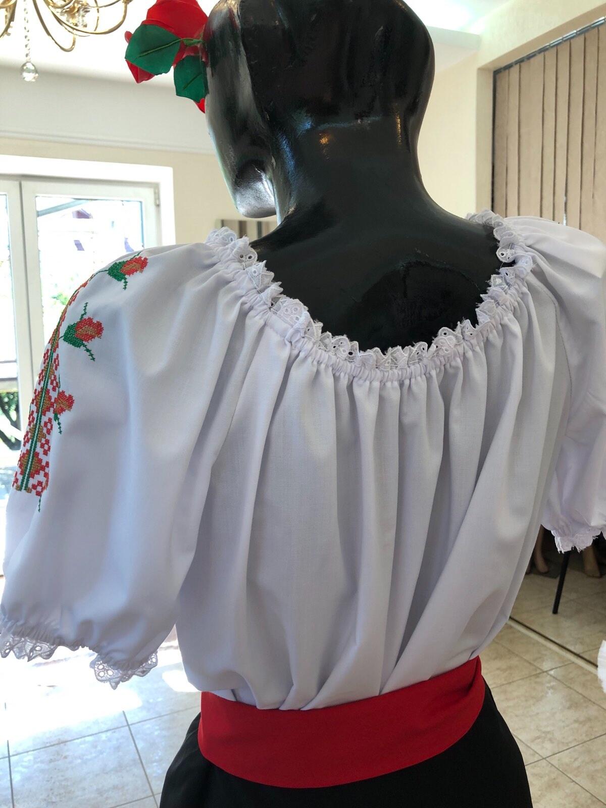 Bluza Nationala Benefis J 0390, Stil Traditional Romanesc Moldoveneasc, Material Camasa Alb cu Broderie Florala Roșu-Verde, Dantela Naturala, Bust 86-92 cm