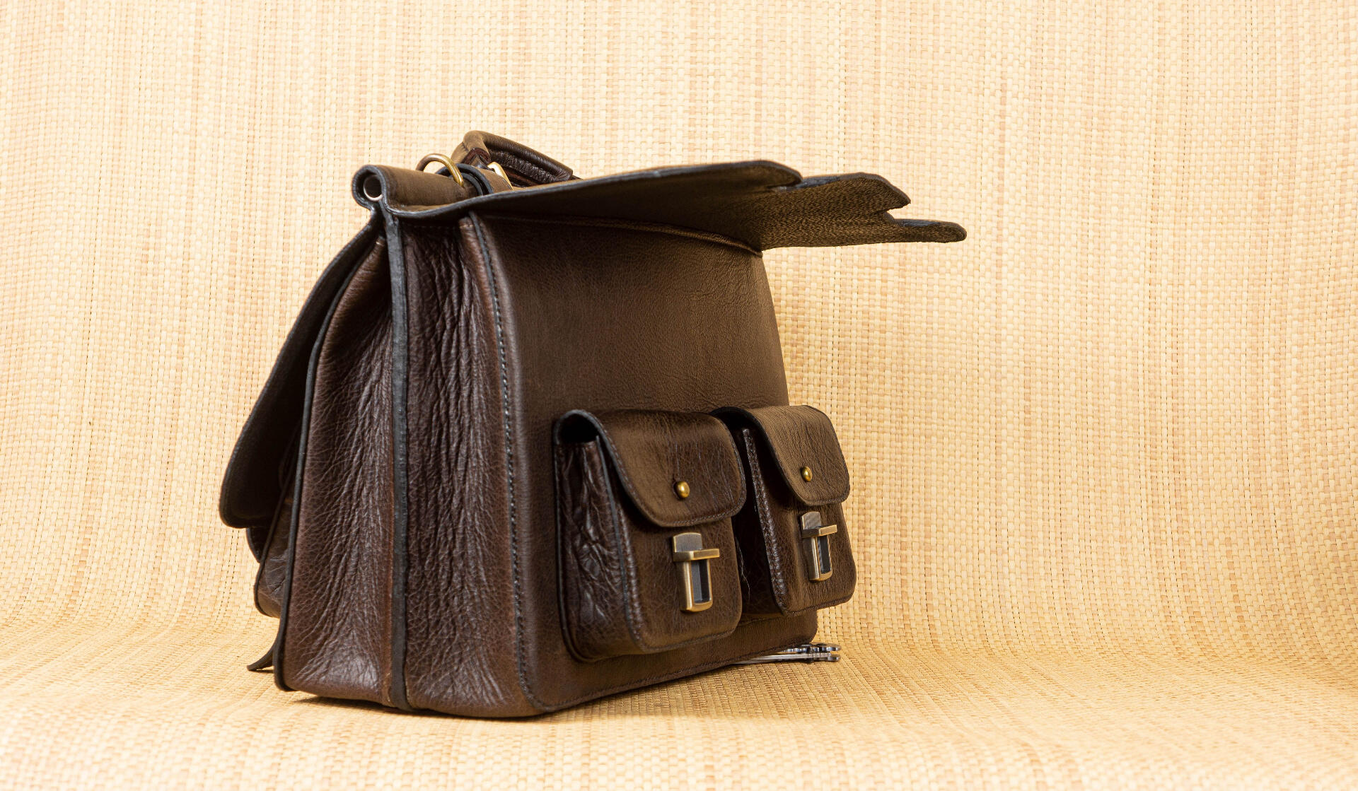 Brown Natural Leather Lawyer's Briefcase with 2 Wide Compartments, 4 Pockets, Top Handle and Adjustable Shoulder Strap, 40x27x25 cm, Customizable