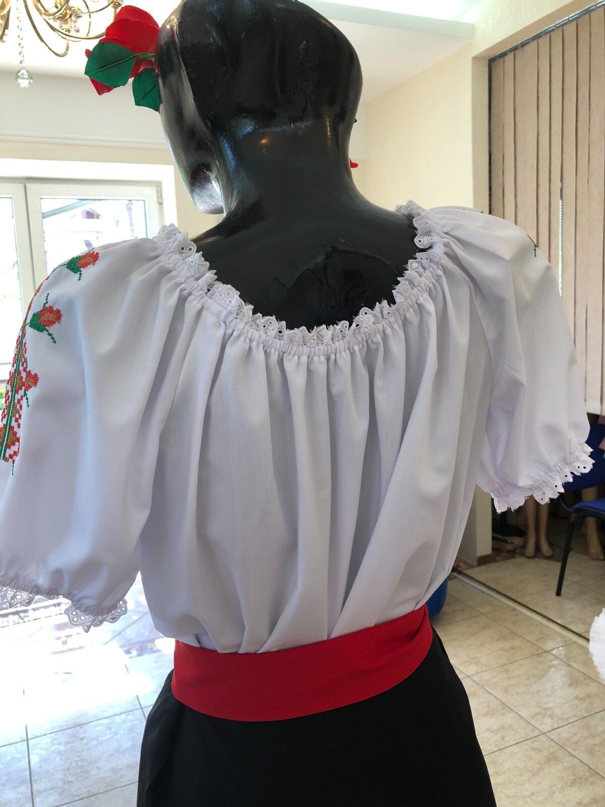 Bluza Nationala Benefis J 0390, Stil Traditional Romanesc Moldoveneasc, Material Camasa Alb cu Broderie Florala Roșu-Verde, Dantela Naturala, Bust 86-92 cm