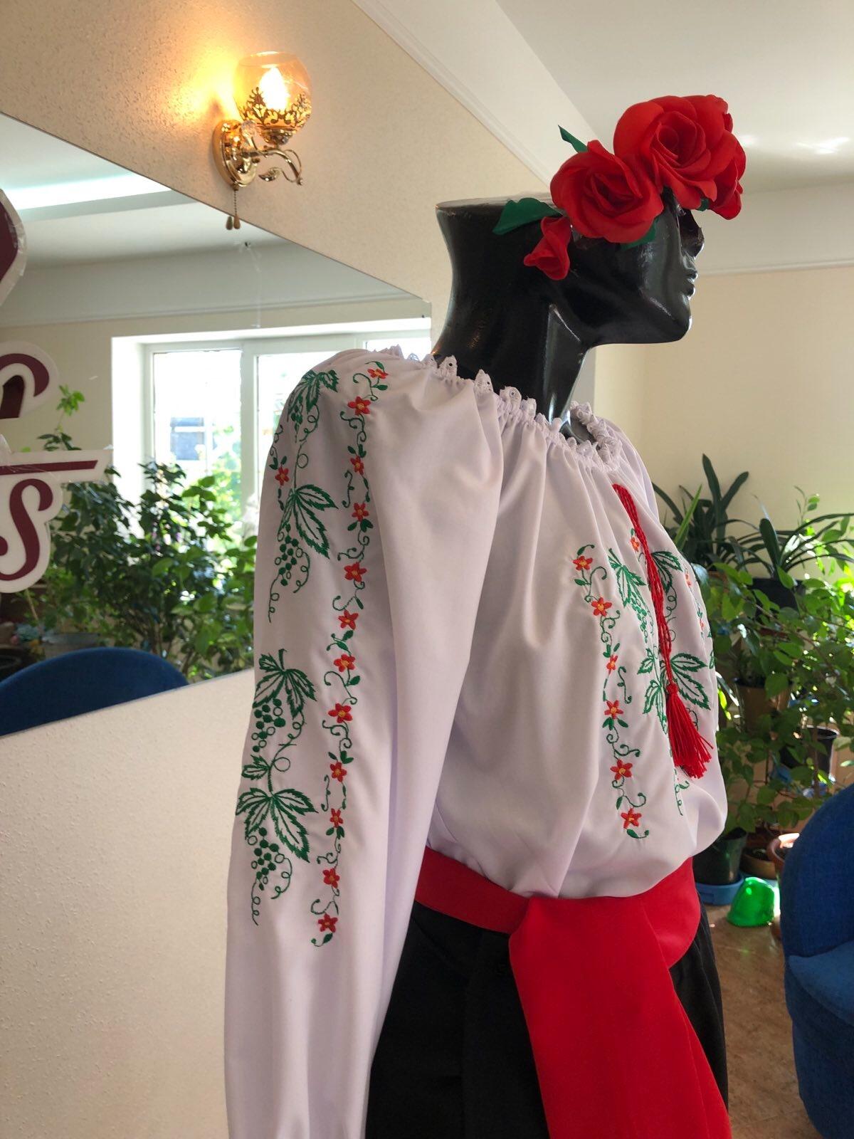 IE Nationala Moldoveneasca Benefis J 0393(4077), Material Camasa, Alb, Broderie Masina cu Struguri si Flori, Dantela Naturala, Maneca Lunga