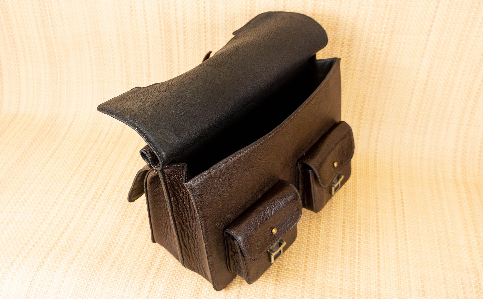 Brown Natural Leather Lawyer's Briefcase with 2 Wide Compartments, 4 Pockets, Top Handle and Adjustable Shoulder Strap, 40x27x25 cm, Customizable