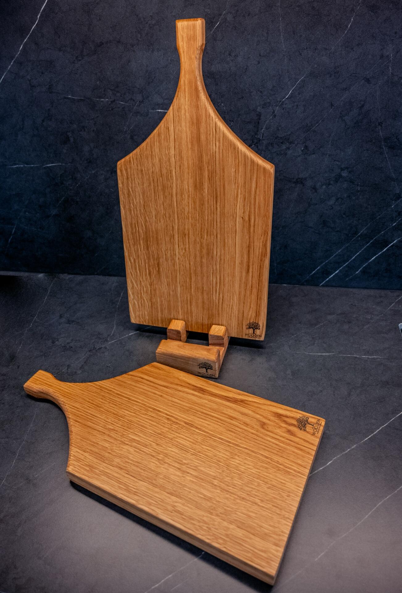 Набор из 2 разделочных досок WOODEN CASA с подставкой, массив дуба, натуральное покрытие NATURFIN, доски для нарезки и подачи (45x23см и 42x20см)