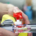 Perie Spălat Vase Cu Dozator De Săpun Și Mâner