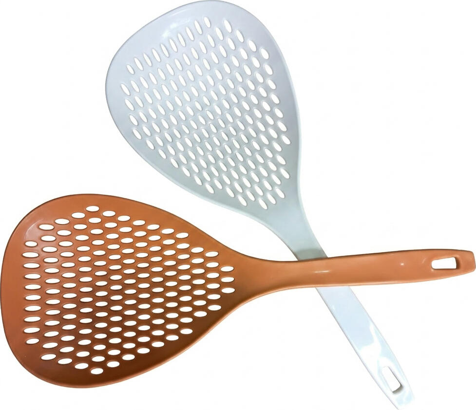 Stainless Steel Colander with Long Handle and Helper Hook, 24cm Diameter, Professional Grade Perforated Strainer for Pasta, Vegetables and Fruit, Dishwasher Safe