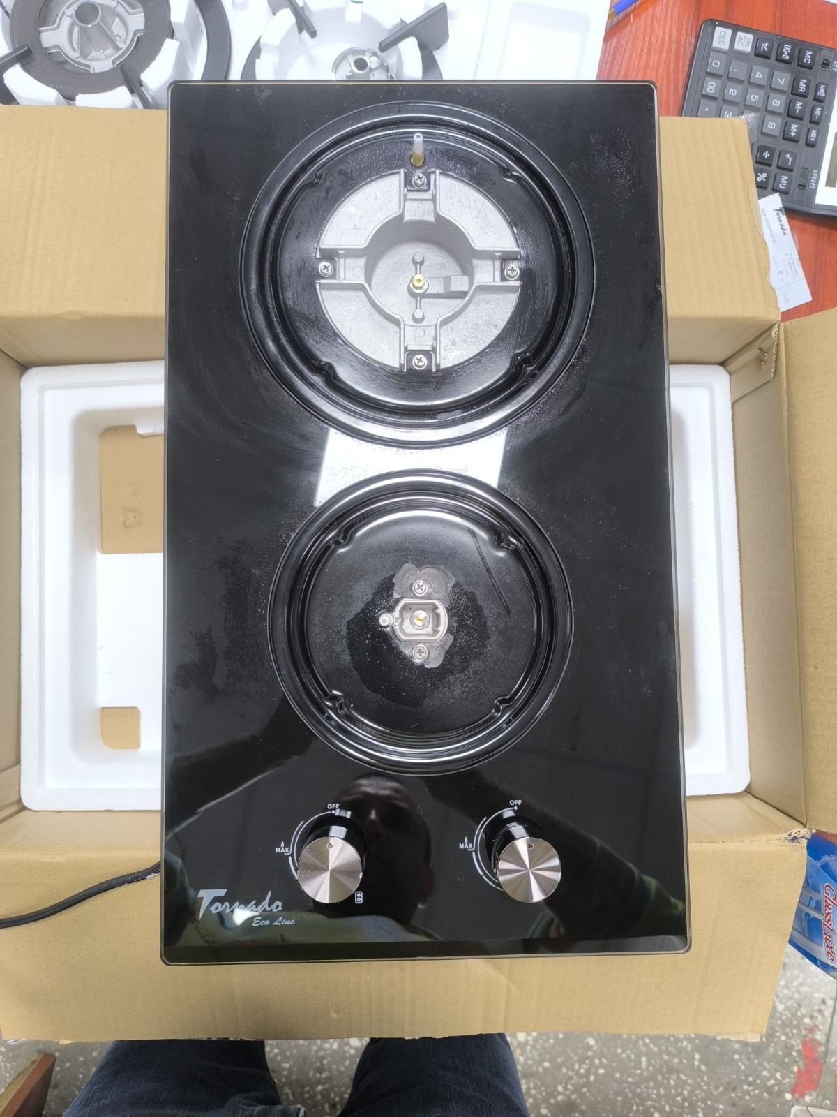 Plită pe gaz încorporabilă Tornado H29-203EN ECO BL, 2 arzătoare, Arzător Turbo, Sticlă securizată neagră, Grătare fontă, 30 cm, Aprindere automată