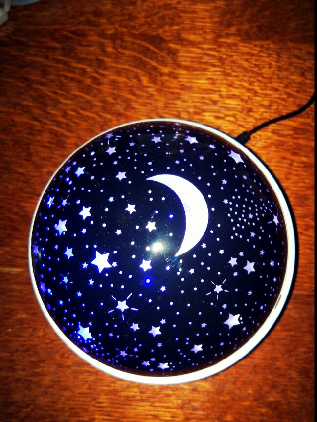 Star Master Pro Night Light Projector, 4 LED Moving Stars & Moon Lamp, 3 Modes RGB/Warm White, 360° Rotation, USB/AAA Battery Powered, Violet, 13x13x14.5cm