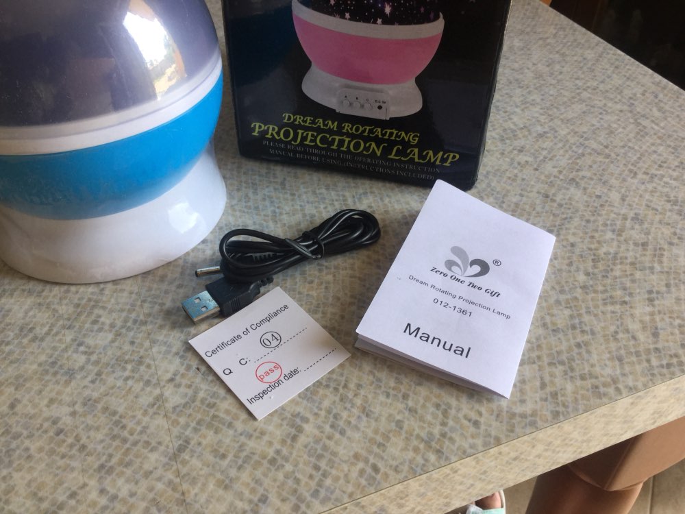 Star Master Pro Night Light Projector, 4 LED Moving Stars & Moon Lamp, 3 Modes RGB/Warm White, 360° Rotation, USB/AAA Battery Powered, Violet, 13x13x14.5cm