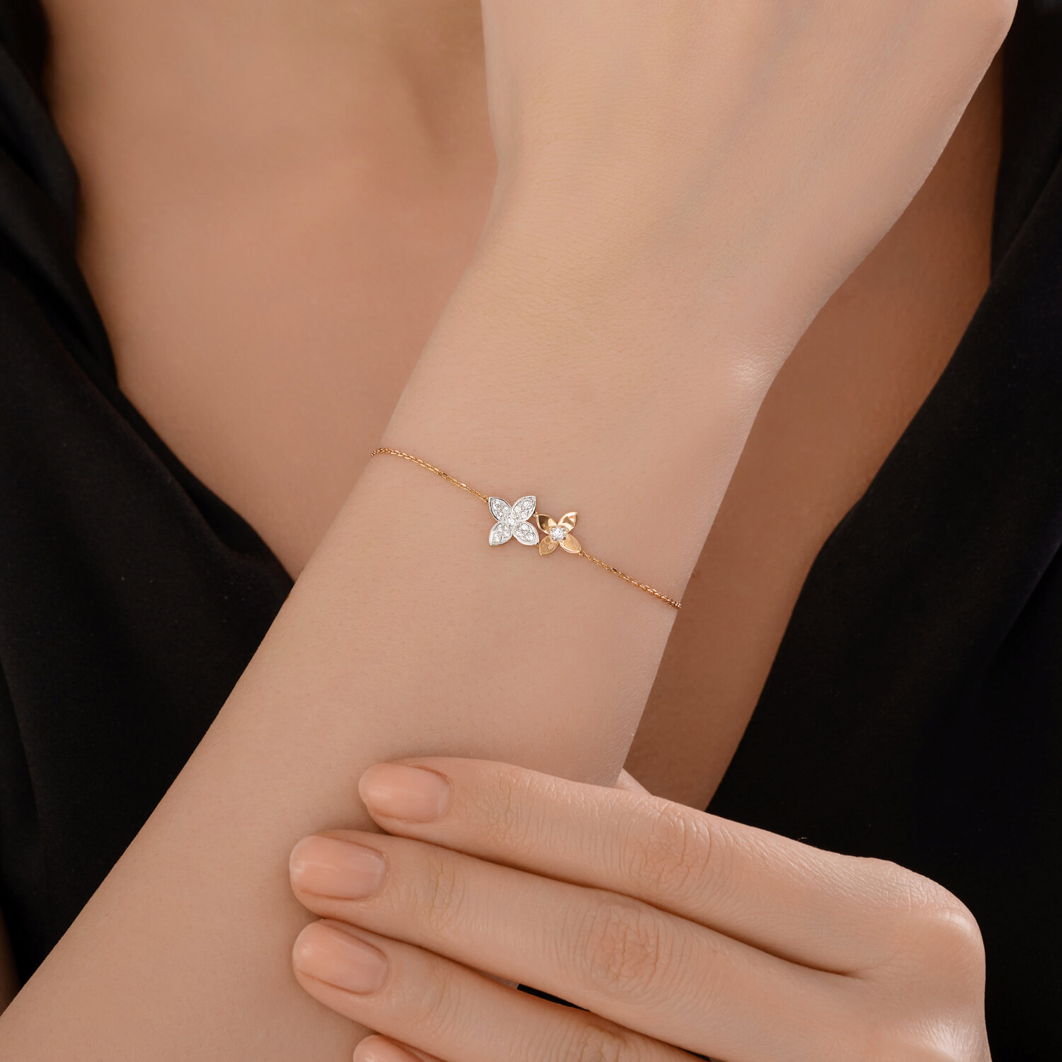 Diamant Women's Red Gold 585 Bracelet 51-150-02818-1, Diameter 16, with Round Cubic Zirconia Inserts 0.068 ct, 1.19 g