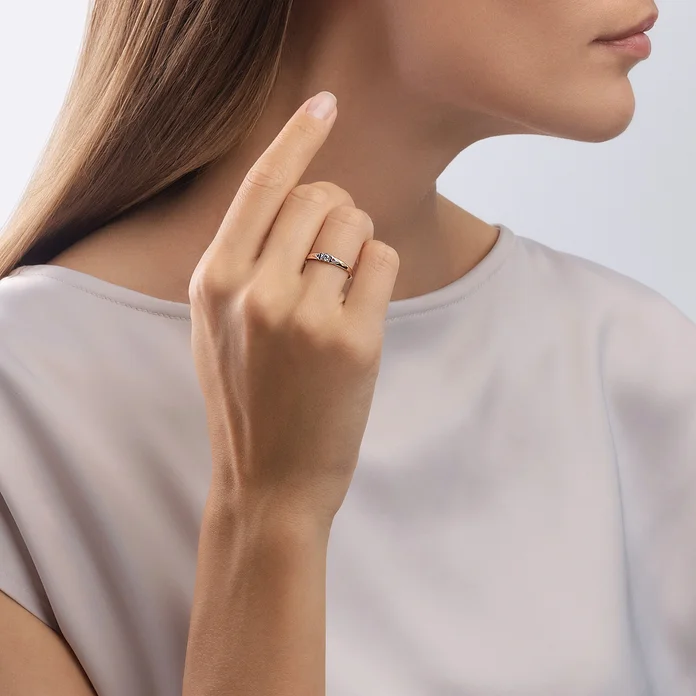 Inel SOKOLOV 018079 pentru femei, mărime 17.5, Aur Roșu 585 cu placare Rodiu, Zirconiu Cubic rotund incolore 0.201 ct, diametru piatră 3 mm, greutate 0.93 g