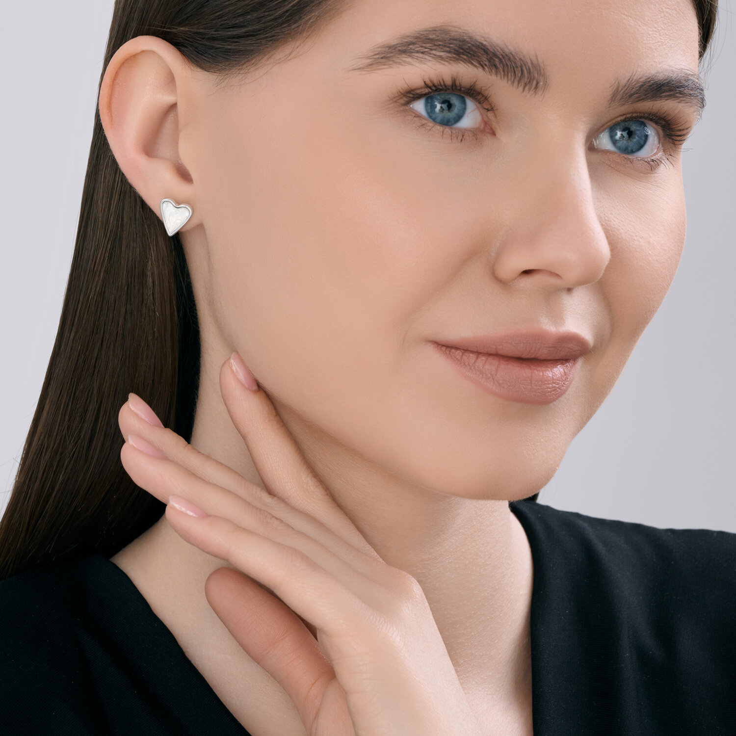 Серьги-пусеты Diamant 94-122-00089-1 в форме сердца для женщин, серебро 925 с родиевым покрытием, с белой перламутровой эмалью, 10x12 мм
