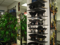 Subwoofer Activ BOMPASS MAGNA-T GT-100BP cu Amplificator Integrat, Difuzor de 250mm, Design Double Box și Inversor de Fază Bass Reflex Slotuit