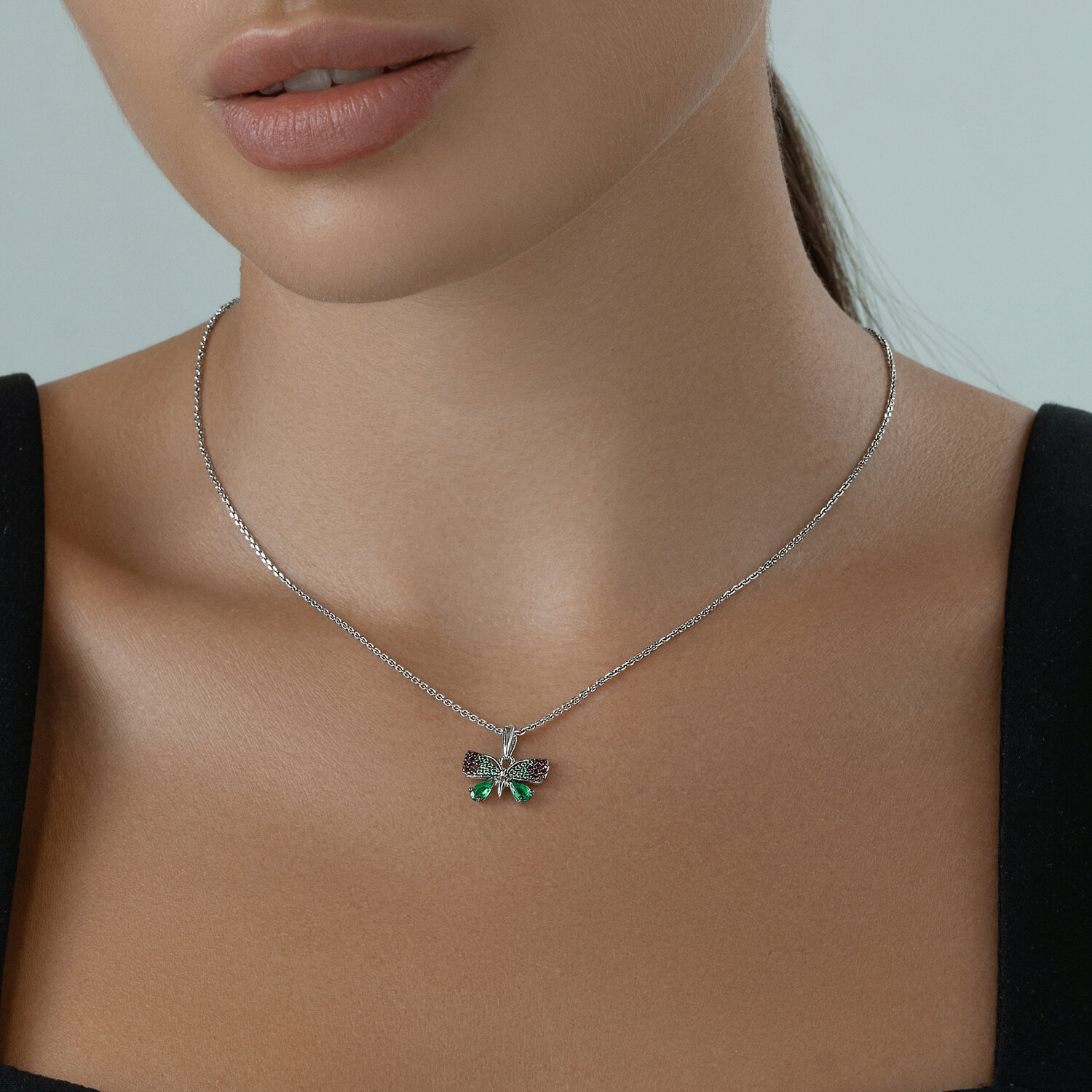 Bijuterie Fluture SOKOLOV 94033099, Argint 925 Placat cu Rodiu, Corund și Zirconiu Cubic Verde și Roșu, 12 Pietre, 1.02g, Accesoriu pentru femei