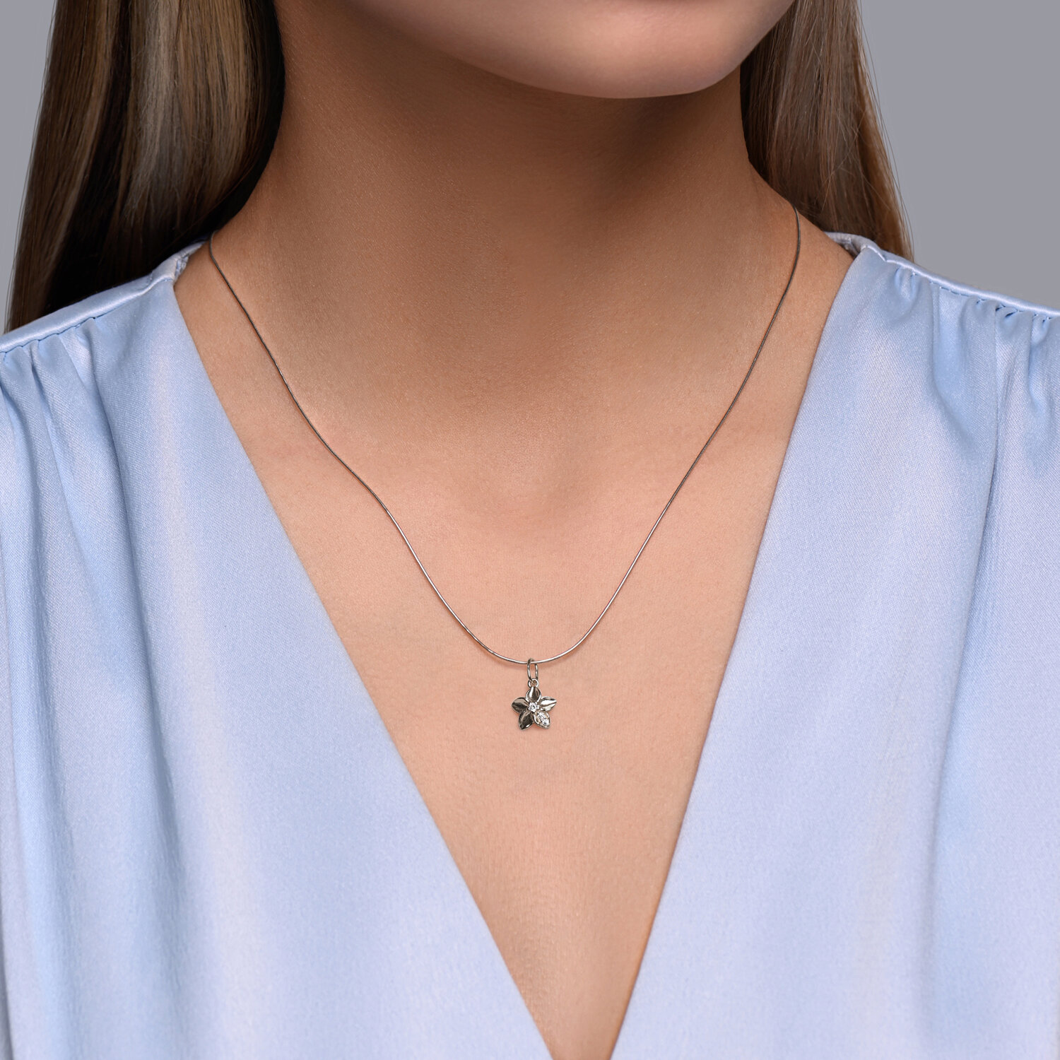 Diamant 94-130-01636-1 Pandantiv în formă de floare pentru femei, Argint Sterling 925, Placare Rodiu, Zirconiu Cubic Incolor Rotund 1.5 mm