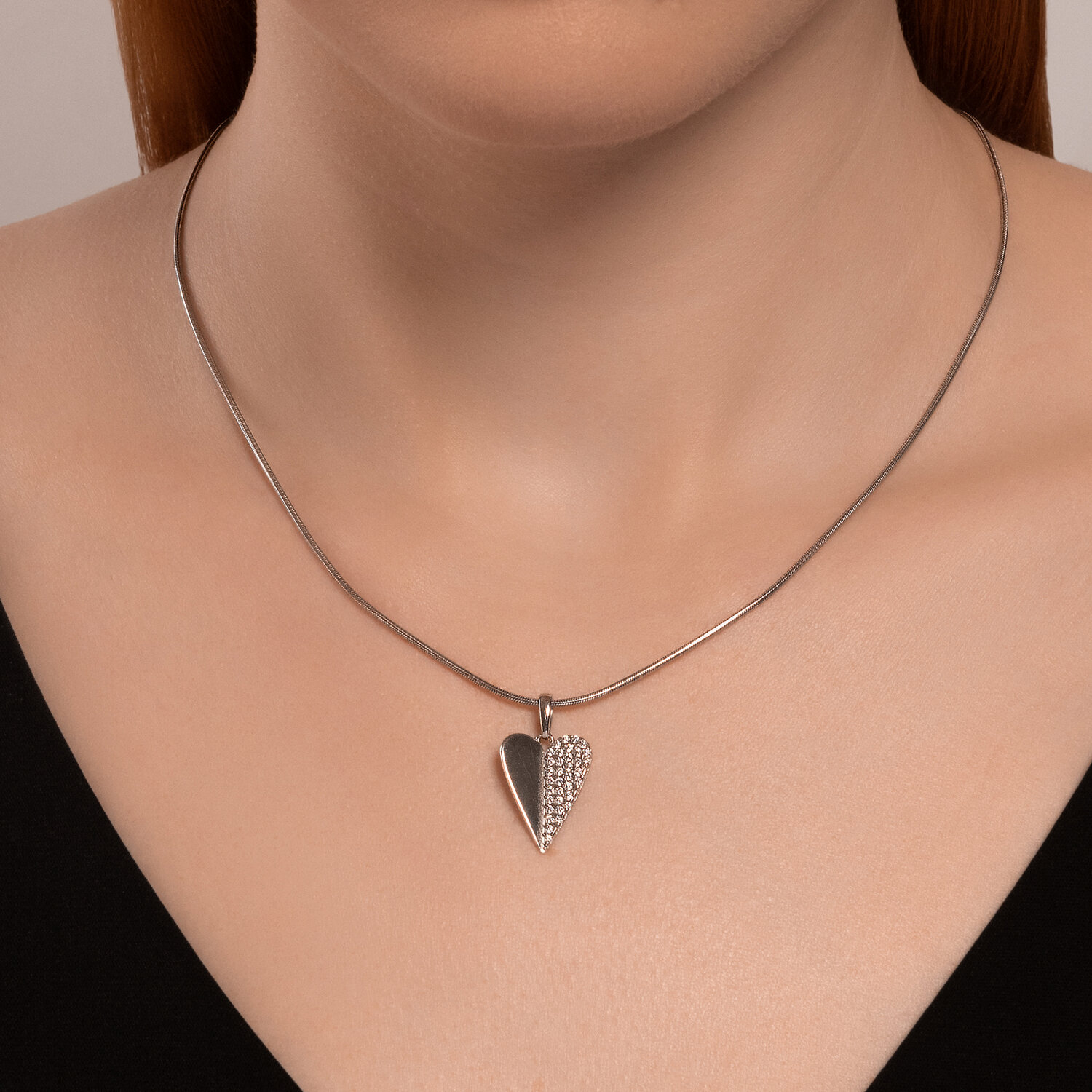 Подвеска SOKOLOV 94033203 в форме сердца для женщин, серебро 925 пробы с родиевым покрытием, фианиты бесцветные, коллекция SOKOLOV x Литрес, 23x13 мм