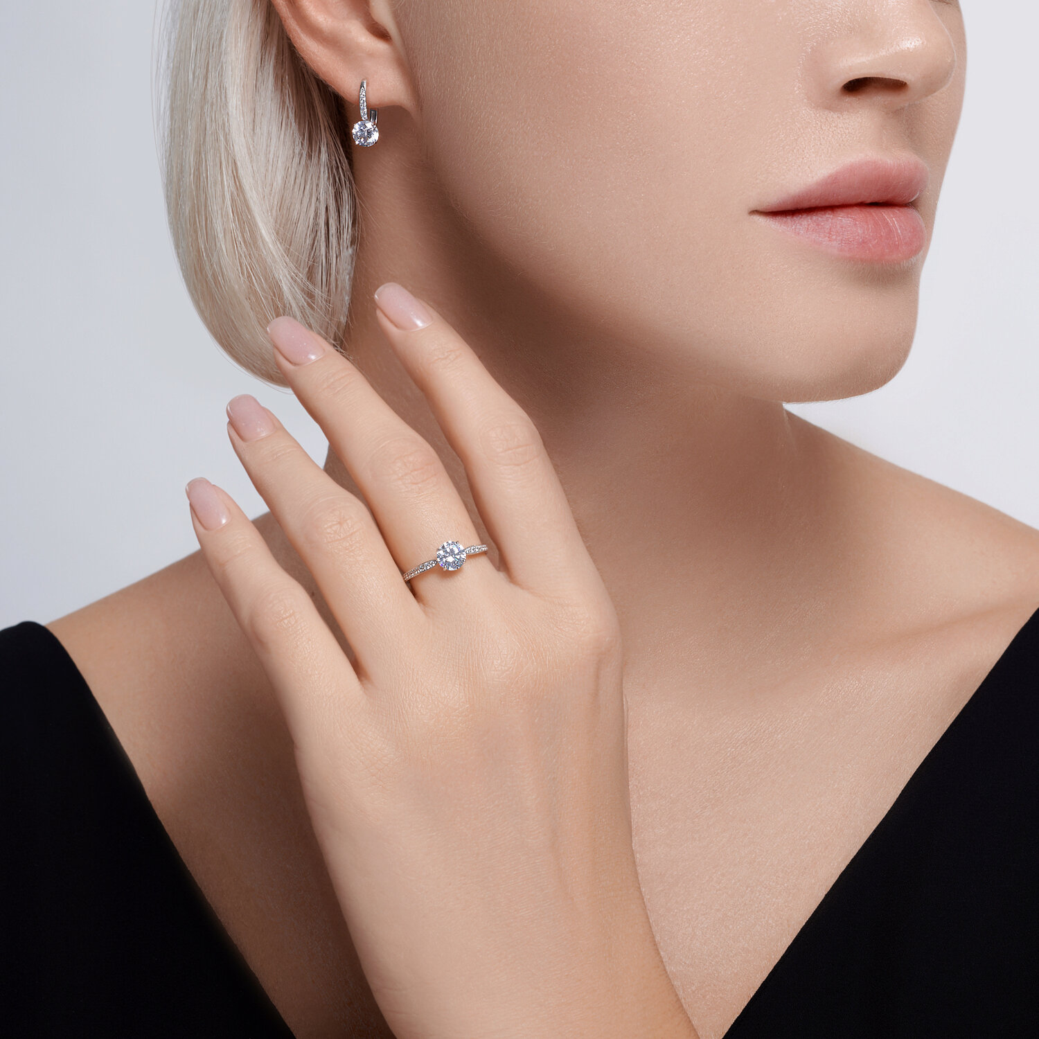 SOKOLOV 029647-3 Cercei pentru femei din aur alb 585 cu zirconii incolore rotunde, închidere englezească, 0.07 ct, 2.6g