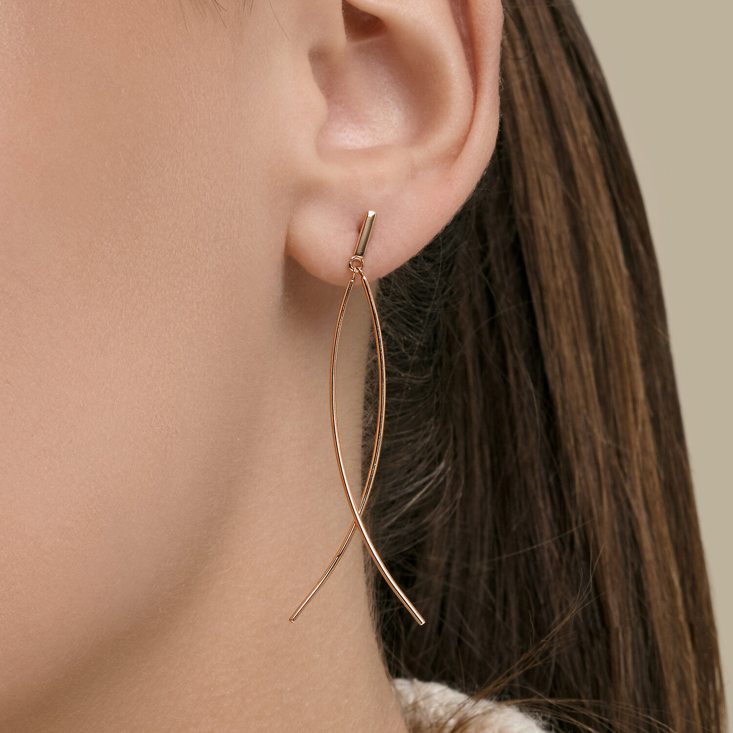 Cercei lungi liniari pentru femei SOKOLOV 0200937, Aur Roșu 585, Lungime 57mm, 2.6g, Închegat Stud/Șurub, Design cu fire intersectate