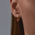 Cercei Diamant 31-320-01741-2 pentru femei cu granat în formă de inimă, aur roșu 9K (375), pietre 5x5 mm, greutate totală 1.157 ct, închidere englezească