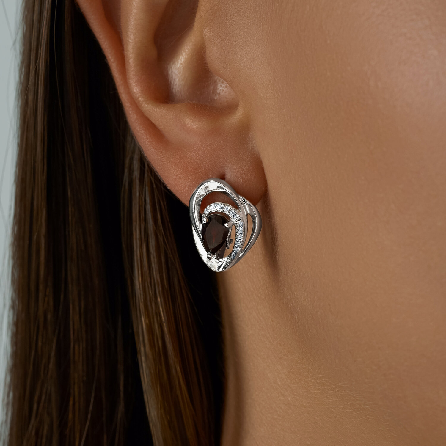 Diamant 94-320-00630-2 Women's Jewelry, 925 Rhodium-Plated Sterling Silver with Garnet and Cubic Zirconia, Round 1mm Inserts, English Lock, 4.44g